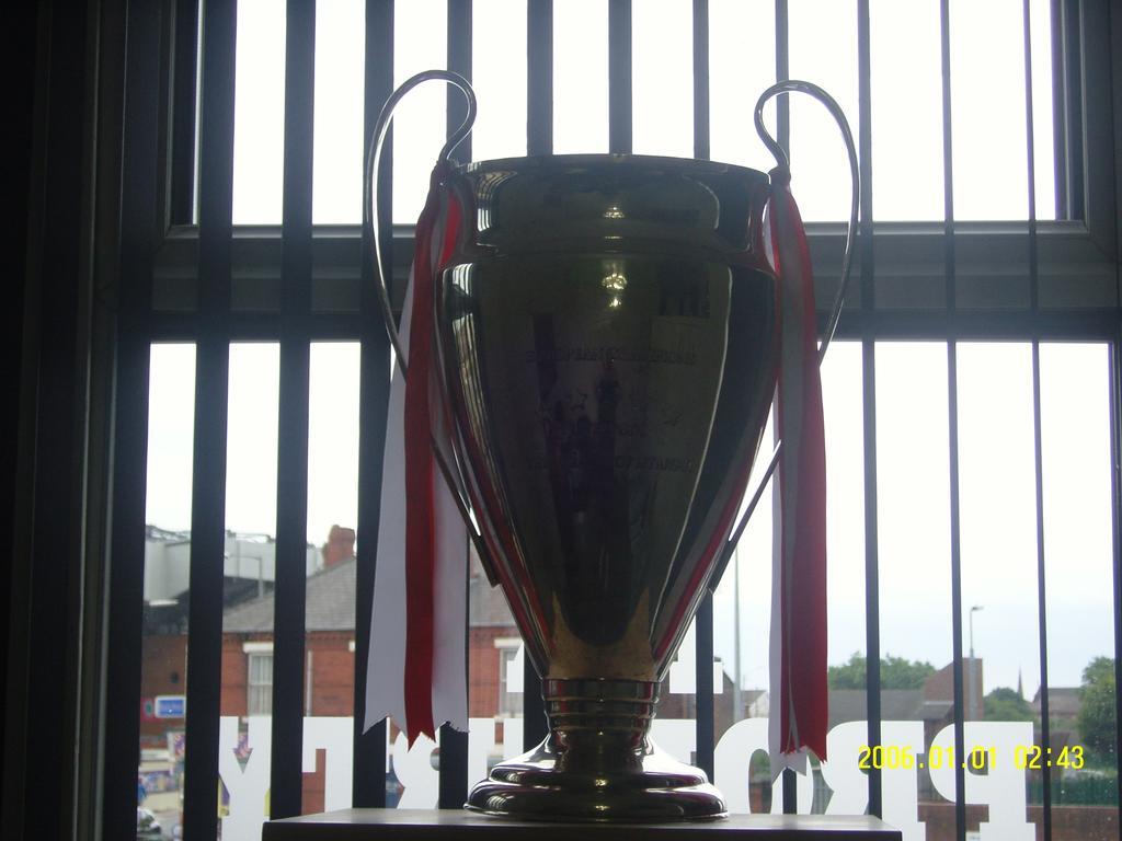 The Kop View Hotell Liverpool Exteriör bild