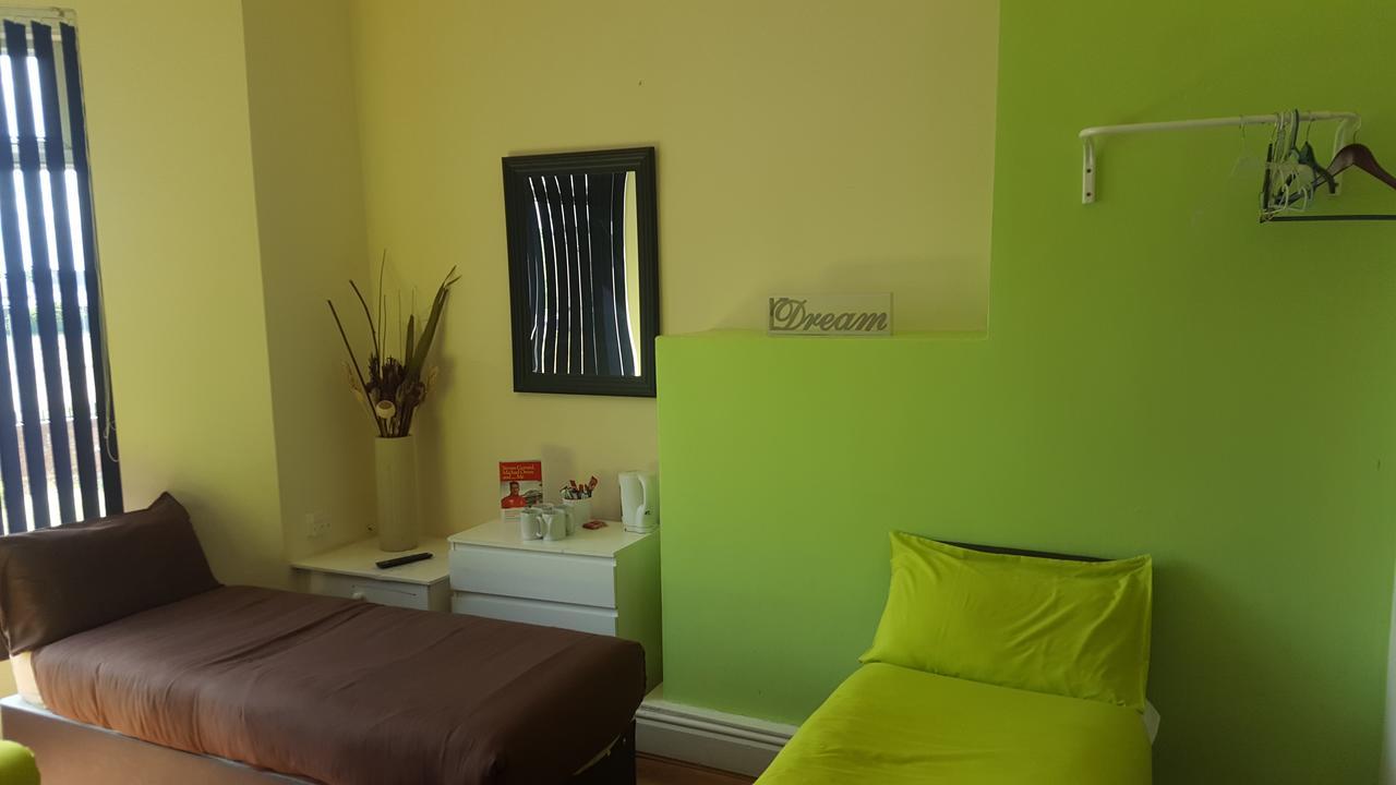 The Kop View Hotell Liverpool Exteriör bild